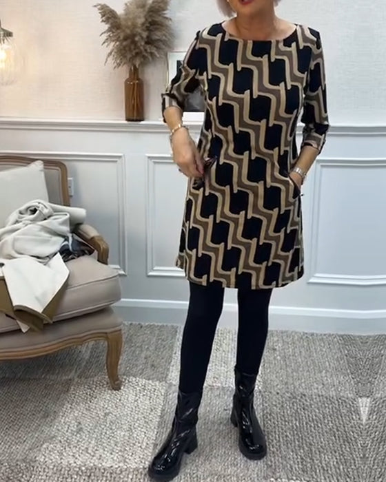 Round neck printed fitted dress