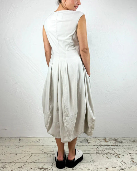 Solid color sleeveless bud casual dress